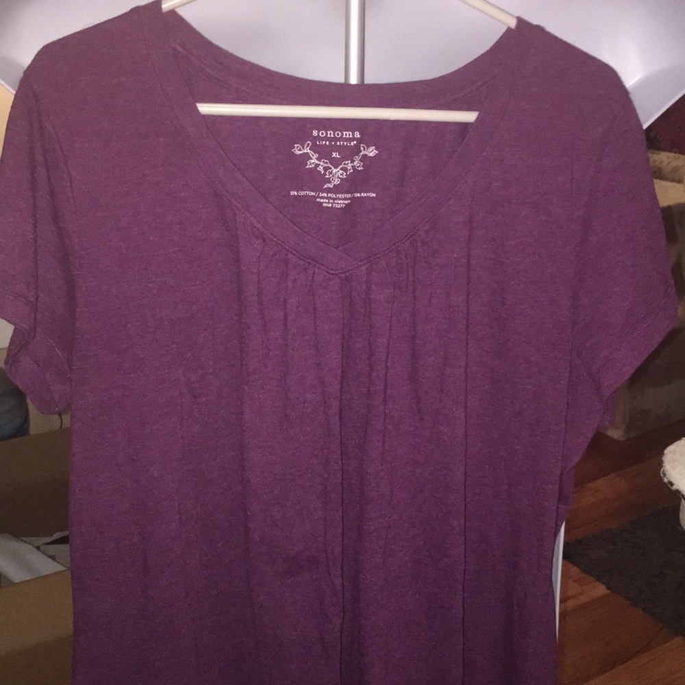 Purple v-neck tee t-shirt. Great condition!